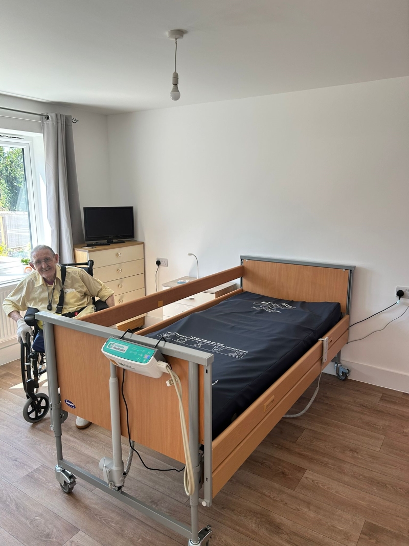 01 Ernies Accessible bedroom.jpg