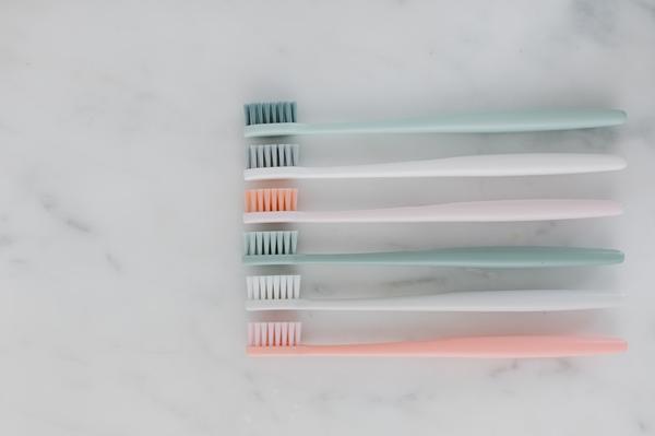 Toothbrush pexels-tara-winstead-6690852.jpg