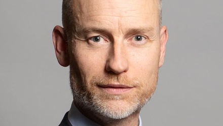 Stephen-Kinnock-official-portrait.jpg